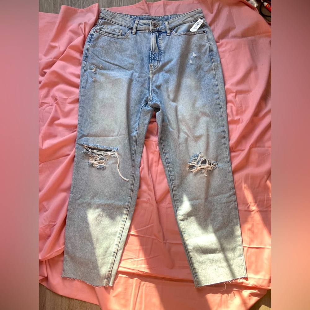 Old Navy Ripped Jeans // New // High Waisted